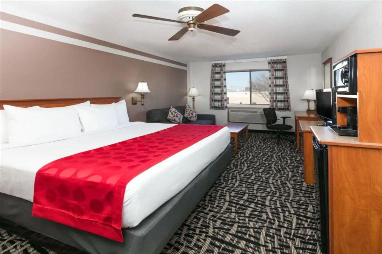 Ramada By Wyndham Oklahoma City Airport North Exteriör bild