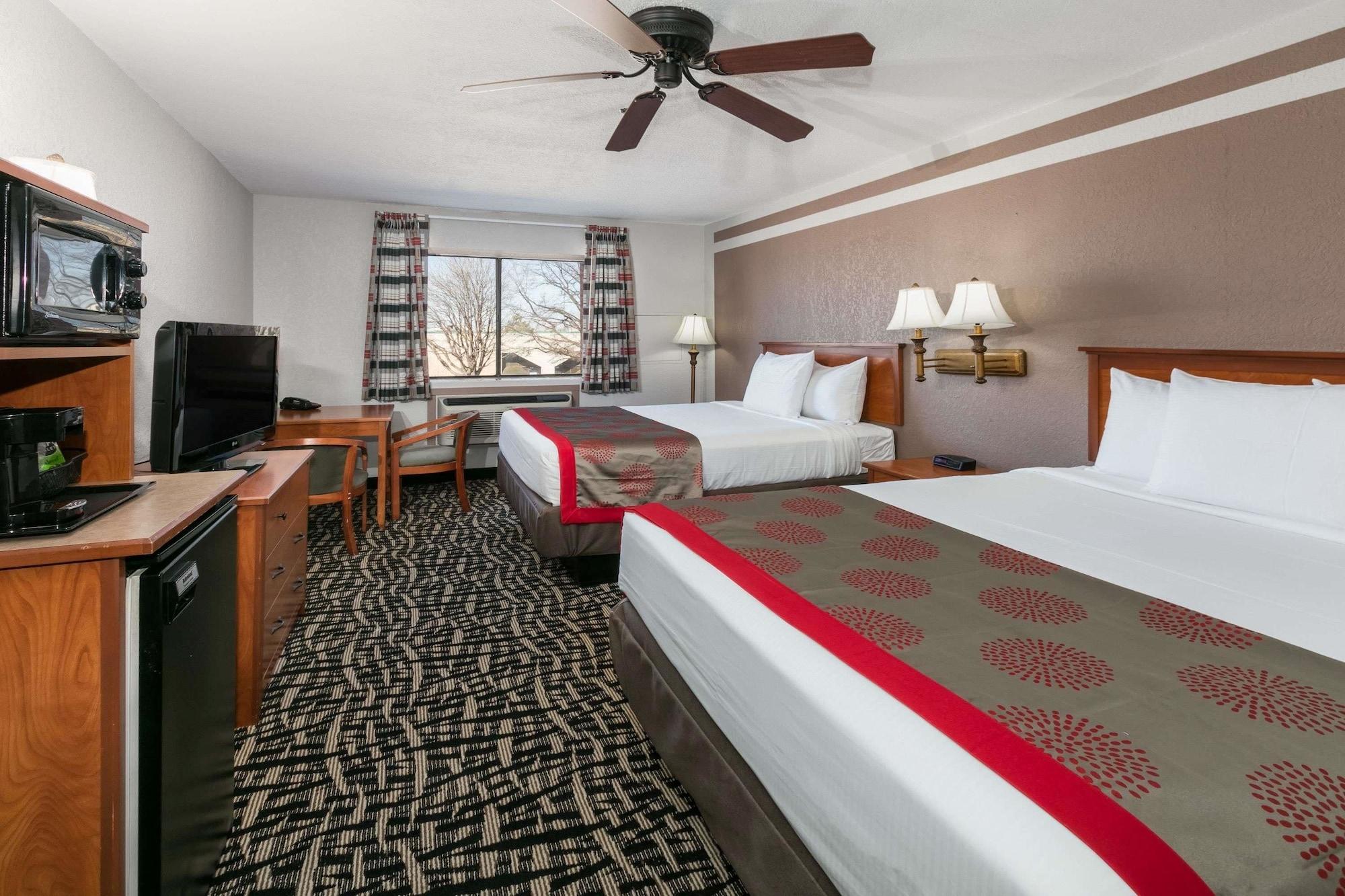 Ramada By Wyndham Oklahoma City Airport North Exteriör bild