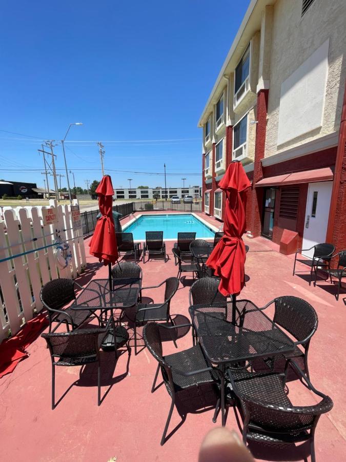 Ramada By Wyndham Oklahoma City Airport North Exteriör bild