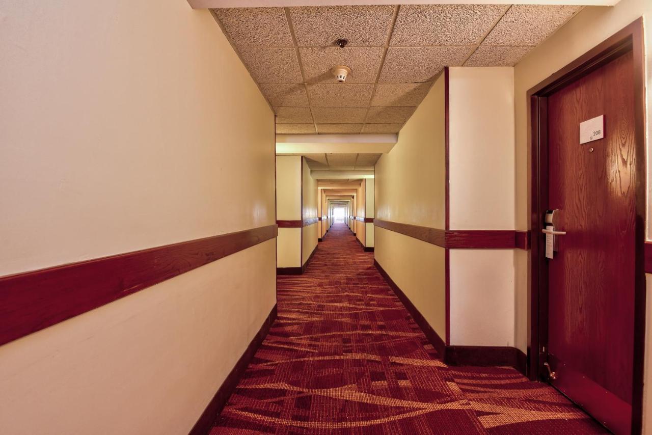 Ramada By Wyndham Oklahoma City Airport North Exteriör bild