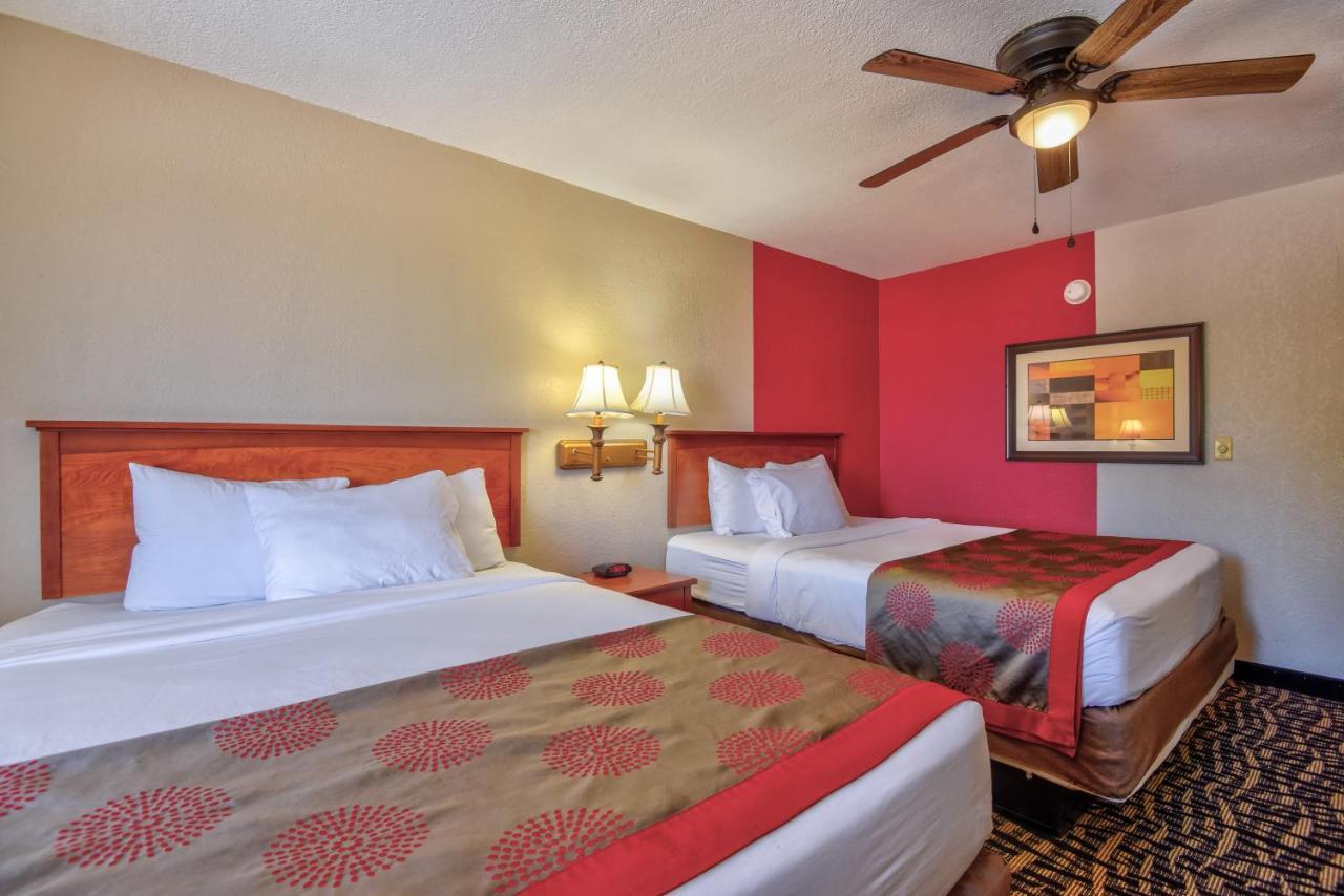Ramada By Wyndham Oklahoma City Airport North Exteriör bild